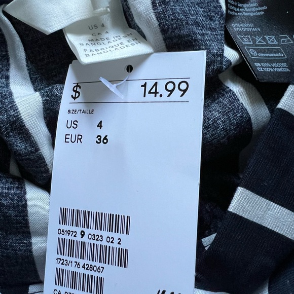 H&M striped shorts size 4 - Picture 2 of 2